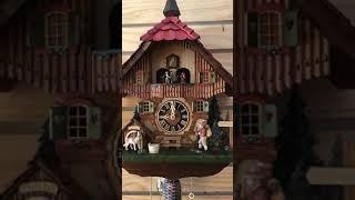 Hones Little wanderer to Triberg chalet cuckoo clock. www.cuckoohaus.com