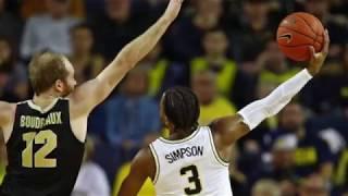 Zavier "Captain Hook" Simpson: The Shortest Skyhook in Basketball