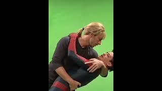 Эндрю поцеловал человека на съёмках#maketasm3 #гей