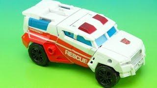 FIRST AID PROTECTOBOTS DEFENSOR COMBINAR WARS TRANSFORMERS REVIEW