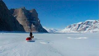 Esquiando hacia la Walker Citadel - Expedición Sam Ford Fiord 2010