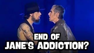 Janes Addiction Perry Farrell's  Attack on Dave Navarro Mid Concert Unfolded