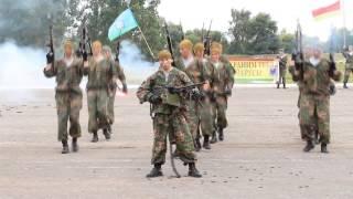 День ВДВ. Видео с показных выступлений десантников.