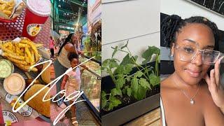 VLOG | MY GROWTH SEASON  WORLD’S BIGGEST MUSEUM + SEMI ANNUAL SALE + PLANT MOM + DAVE’S HOT CHICKEN