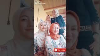 Tik Tok ubur-ubur by " Mom's Squad "