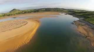 Playa de Liencres, dunas y ría desde el aire