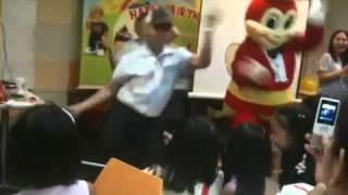 aja avendano ~ jollibee dance (pulilan, bulacan branch)