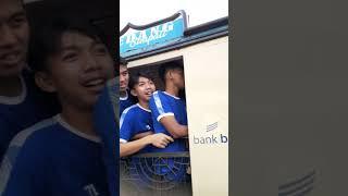 Saat pemain persib terjebak macet di tanjungsari sampe berjam jam di bandrossangat meriah bobotoh