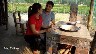 It's great to cook on a new wood stove with my boyfriend / rural life