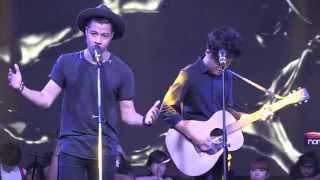 Benjamin Kheng & Gentle Bones @ YouTube FanFest Singapore 2015 - Show 3