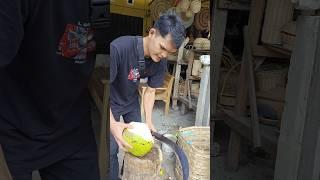 amateur techniques for cutting coconuts #15 #coconut #fruit #ramadhan2024 #food