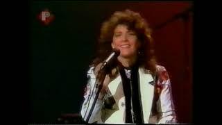 Kathy Mattea - Willow In The Wind - On Stage Show from 1989 - 22 min.
