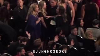 [FANCAM] BTS GREET THE FANS SCREAMING "BTS" IN BILLBOARD AWARDS 2017 ANOTHER ANGLE