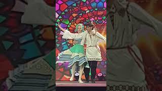 Заглянуть под юбку 