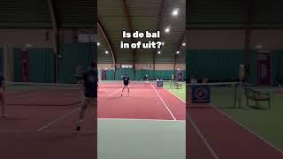 Close call tijdens de clinic… wat denk jij; is de bal in of uit?! #tennis