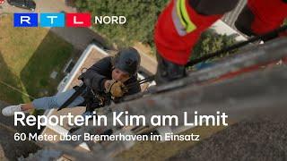 Höhenretter der Feuerwehr üben den Ernstfall - Muss Reporterin Kim den Dreh abbrechen?