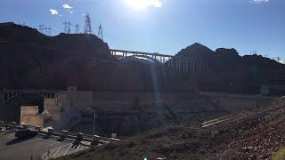 Caminando la presa Hoover dam