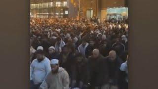 ‘Very concerning’: Hundreds of Muslims gather to pray on Toronto streets