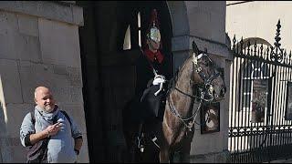 Mike & Jd TV is live at HORSE GUARD [ LOVELY  DAY ]