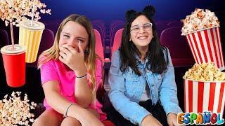 Maria Clara y su amiga van al cine