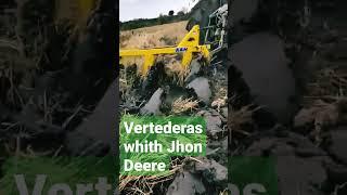 Vertedera con Jhon Deere