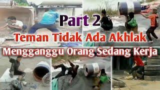 Video Lucu Bikin Ngakak! Teman Gak Ada Akhlak!! Part 2, Mengganggu Orang Sedang Kerja