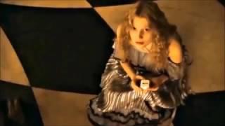 Alice In Wonderland (2010) - Girl Grows