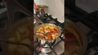 Простой и вкусный яблочно-морковный сок — без добавок!