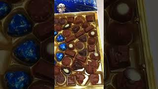  How about this box of chocolate? 这盒巧克力太丰盛了