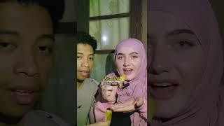 Nyobain makan bambu teman" | Trying to eat bamboo #funny #buleamerika #mukbang #bule #bulerusia