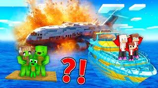 How Mikey and JJ Survive The AIRPLANE CRASH in Minecraft ? - Maizen