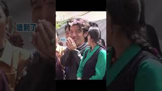 恋爱还得是看别人谈！索朗：甜，真的好甜… #日光之城 #CityofDaylights #MangoTV #cdrama