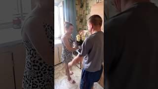 ПОКОРИЛ ИРИШКУ ЧИКИ ПИКИ ЦВЕТАМИ! БЕЗУМНЫЙ ПАША БОЛЬШОЙ МОЛОДЕЦ