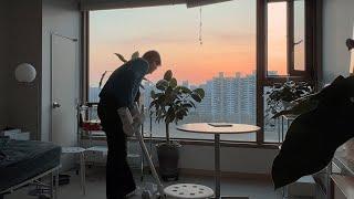 A life of man living alone in Seoul, Korea
