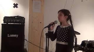 Angelina Jordan rehearsal (One moment in time) 6 years old