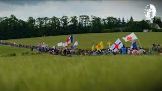  Le CLIP OFFICIEL des 40 ans du pèlerinage de Chartres ! 