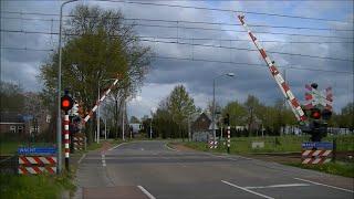 Spoorwegovergang Berkel-Enschot // Dutch railroad crossing