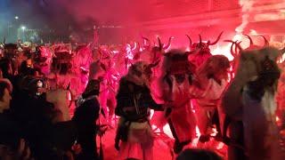 Espectacular salida de los momotxorros en los carnavales de Altsasu (Navarra) de 2025