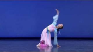 Classical Chinese Dance  - Shen Yun Dancer