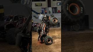 #monstertruck two wheels skills show #shorts #eterno #monsterjam #stunt #skills #motorsport