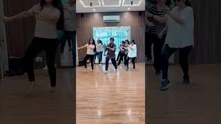 Gore gore mukhde pe kaala kaala chashma .  #dance #trendingshorts