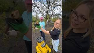 Как мы с папой МУЛЬЧУ делали! #наташкаплюс #дача #diy