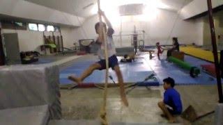 xtreme training - 6 year old climbing ropes -Top News 2016