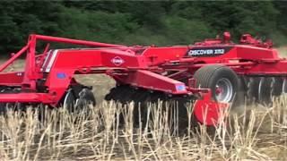 KUHN DISCOVER XM2 - Disc harrows (In action)