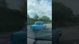 VINTAGE CAR SPOTTING ON UK TRAVELS | CAR SPOTTING IN ENGLAND AND VINTAGE CARS