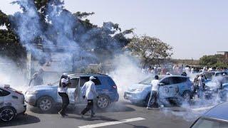 Police fire tear gas on Dakar protest following Senegal's postponed presidential vote • FRANCE 24