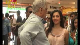 Shilpa Anand, Om Puri, Chirag Thakkar & others at climax shoot of the film 'The Mall'