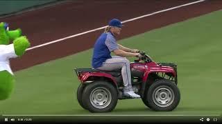 Noah Syndergaard steals Phillie Phanatic's ATV