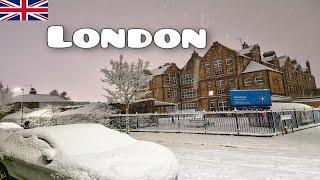 HEAVY SNOWFALL IN LONDON