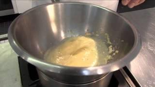 How to make a hollandaise sauce